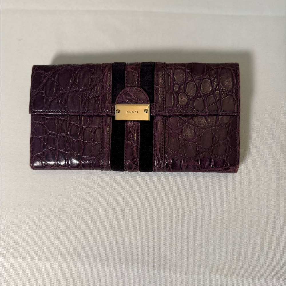 Gucci Vintage Croc-Embossed Leather Wallet – Plum Purple
